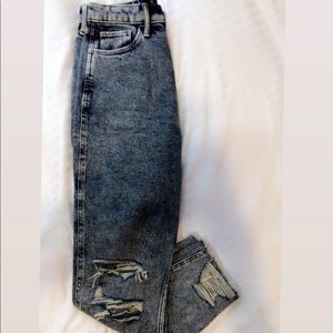 Hollister Ultra High Rise Mom Jeans